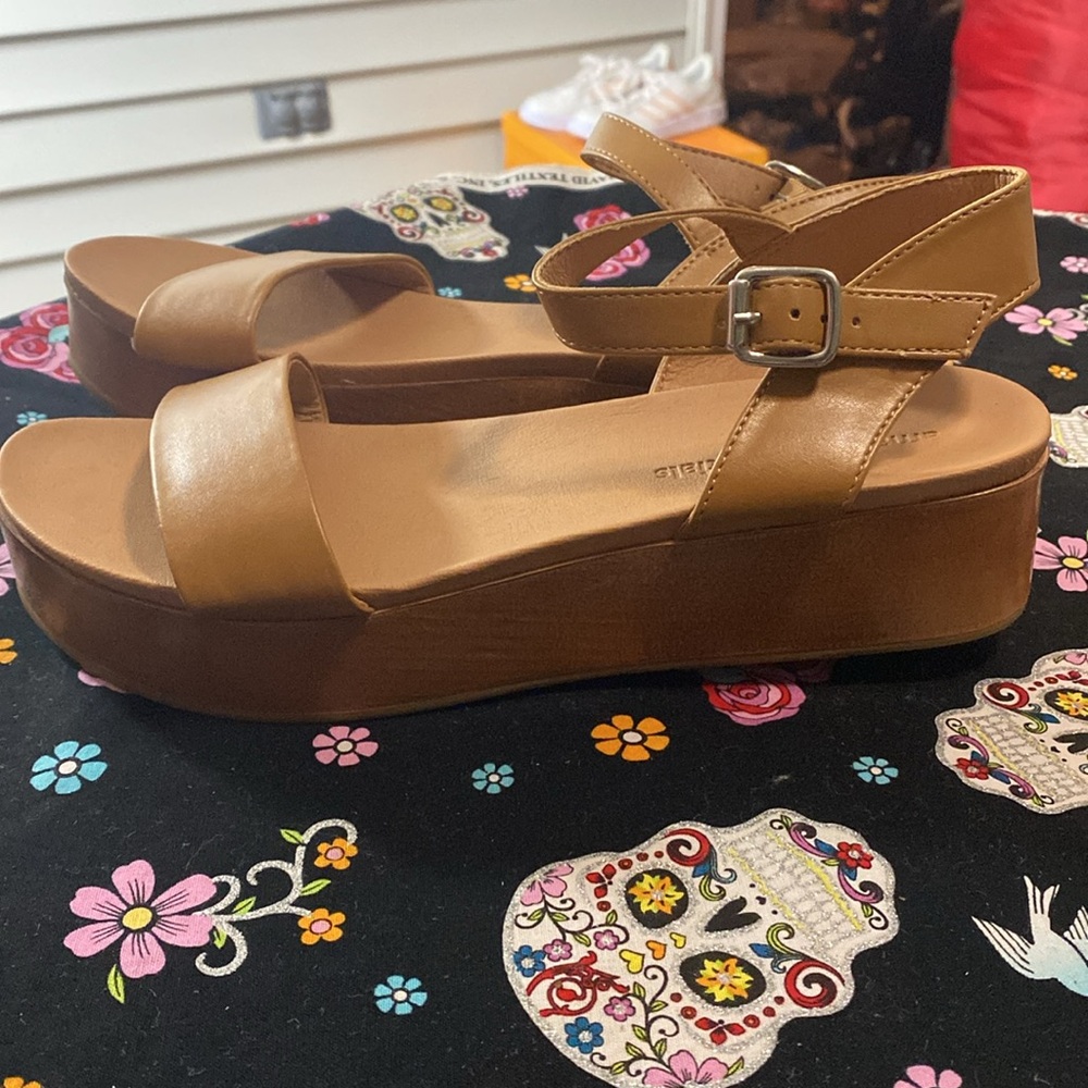 Amazon Essentials Tan Platform Sandals Women’s Si… - image 5
